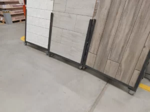 Izložbeni pano s keramičkim pločicama